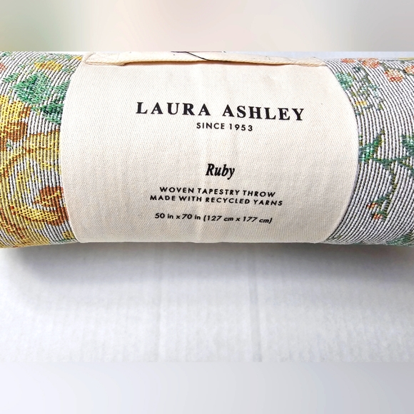 LAURA ASHLEY Ruby Jacquard Tapestry Throw - Made With Recycled Yarns- P… - Picture 6 of 8